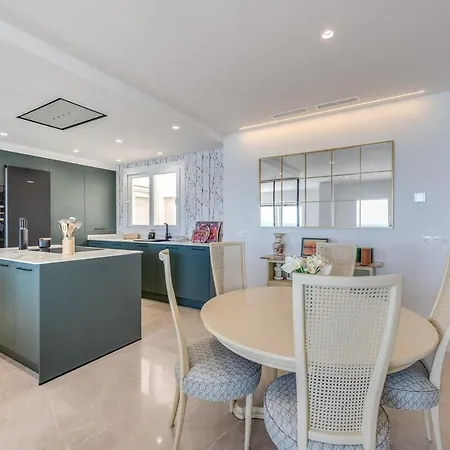 아파트 Lxr Niza 3hab Frente Al Mar